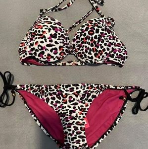 BNWT Xhilaration swimsuit SZ large